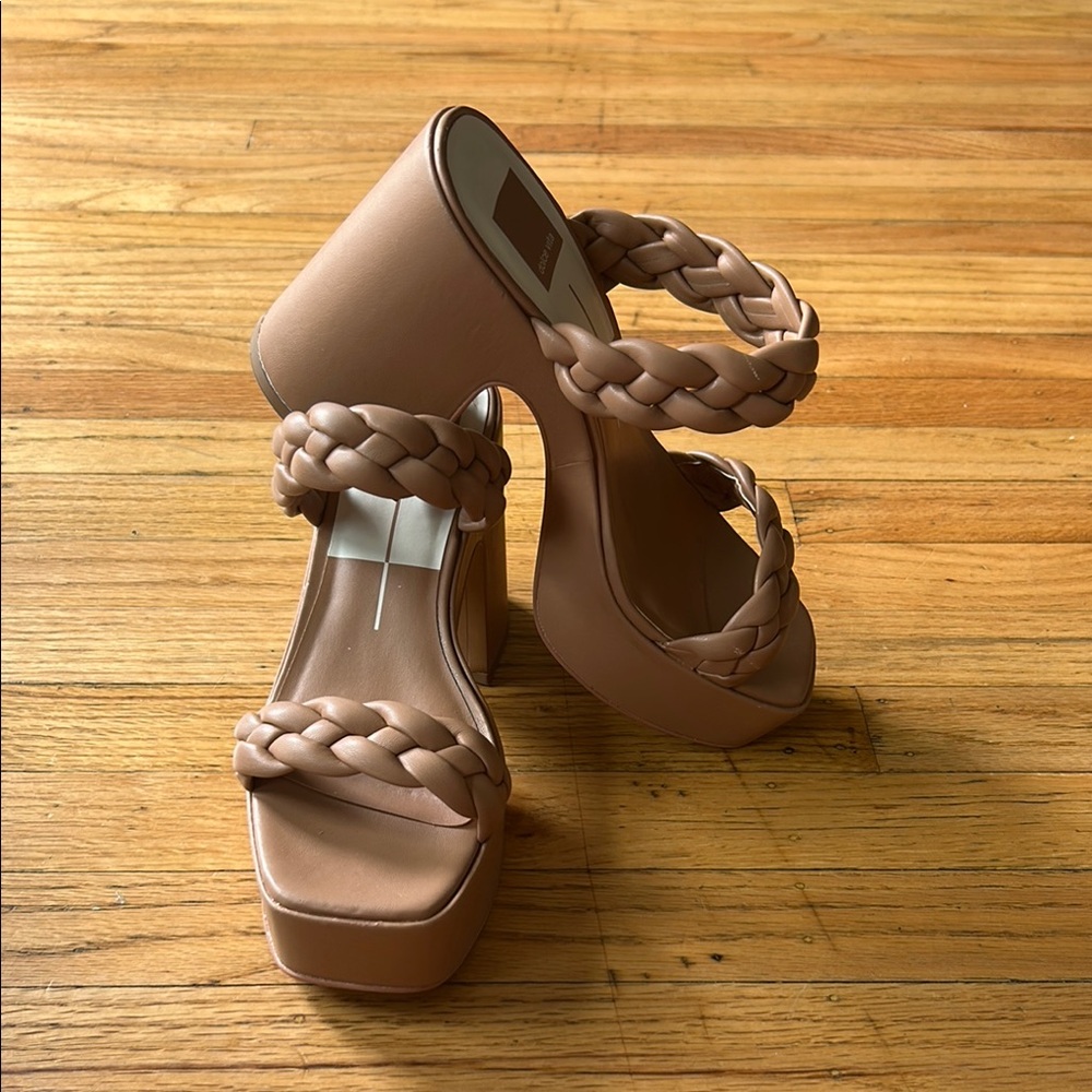 Dolce Vita Tan Platform Sandals with Wide Strap Size 8.5